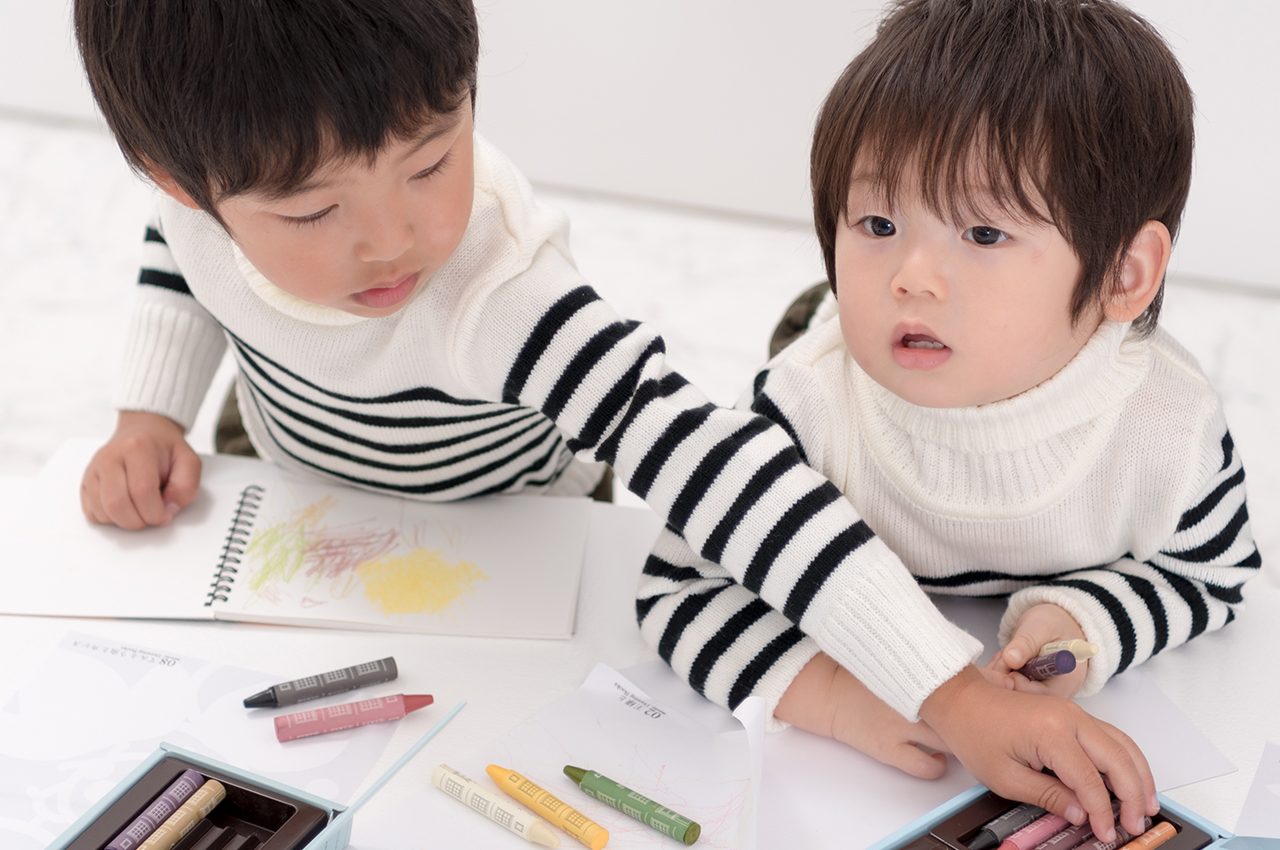 はじめてのお絵描きにやさしいクレヨンを|おやさいクレヨンシリーズ