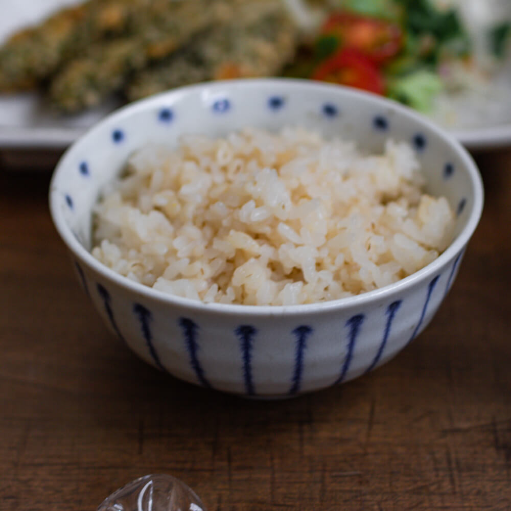 にじみ十草 反茶碗