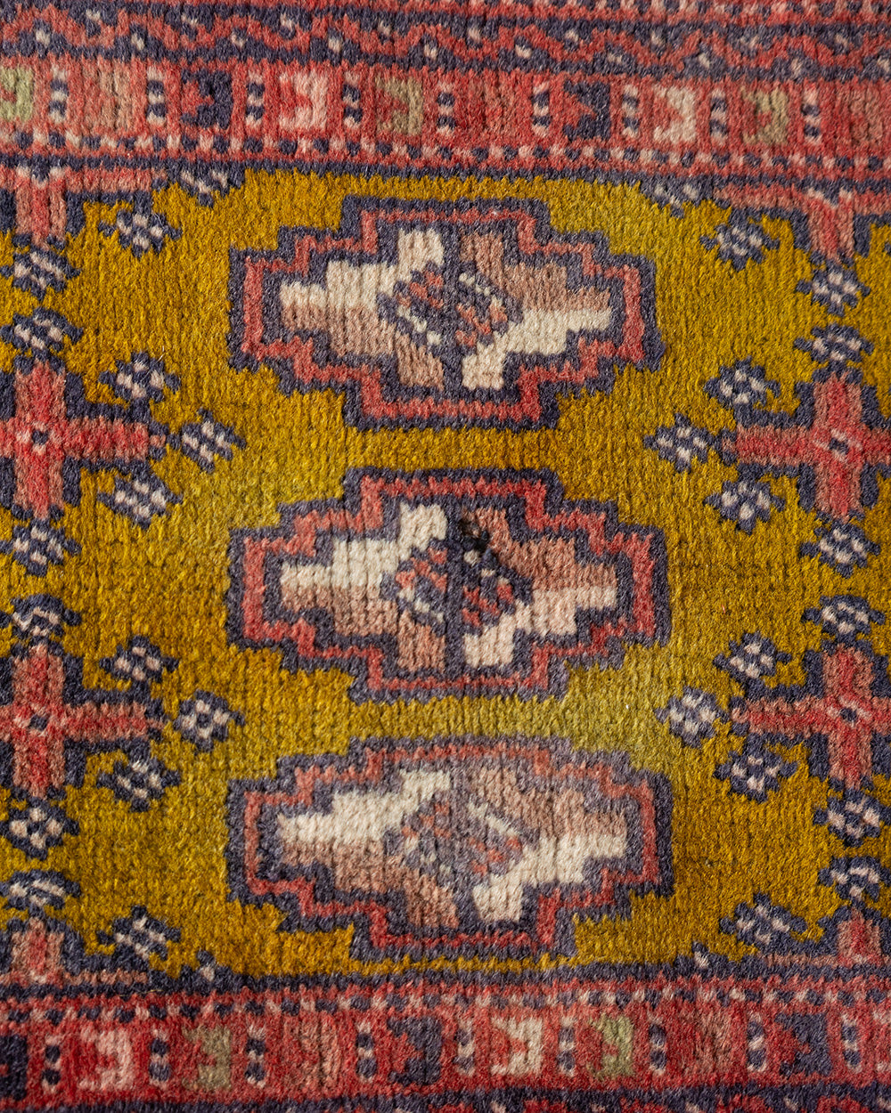 トライバルラグ 105×47cm 【RED/YE】