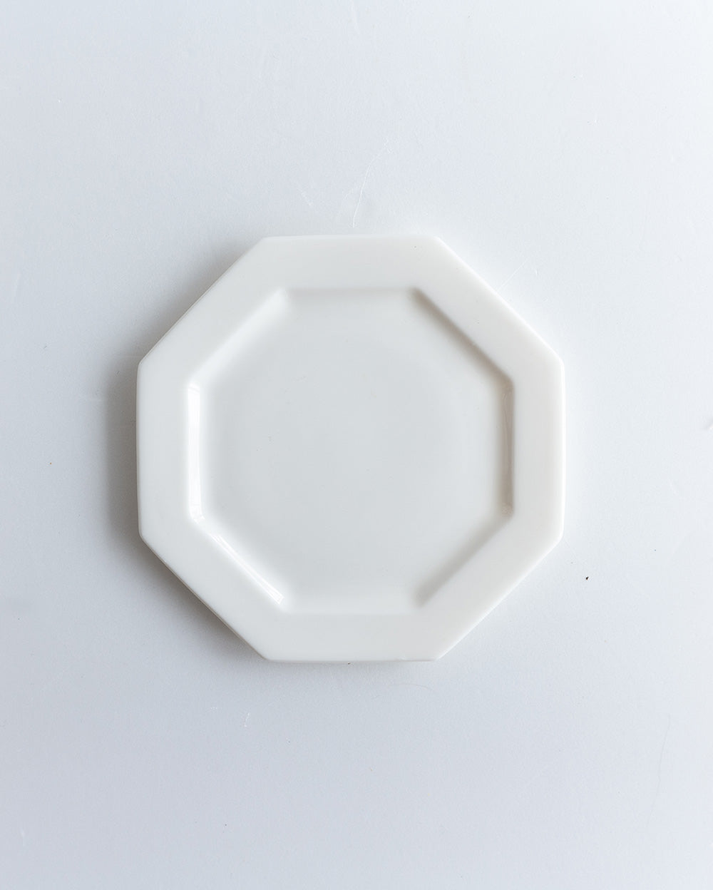 八角プレートWhite