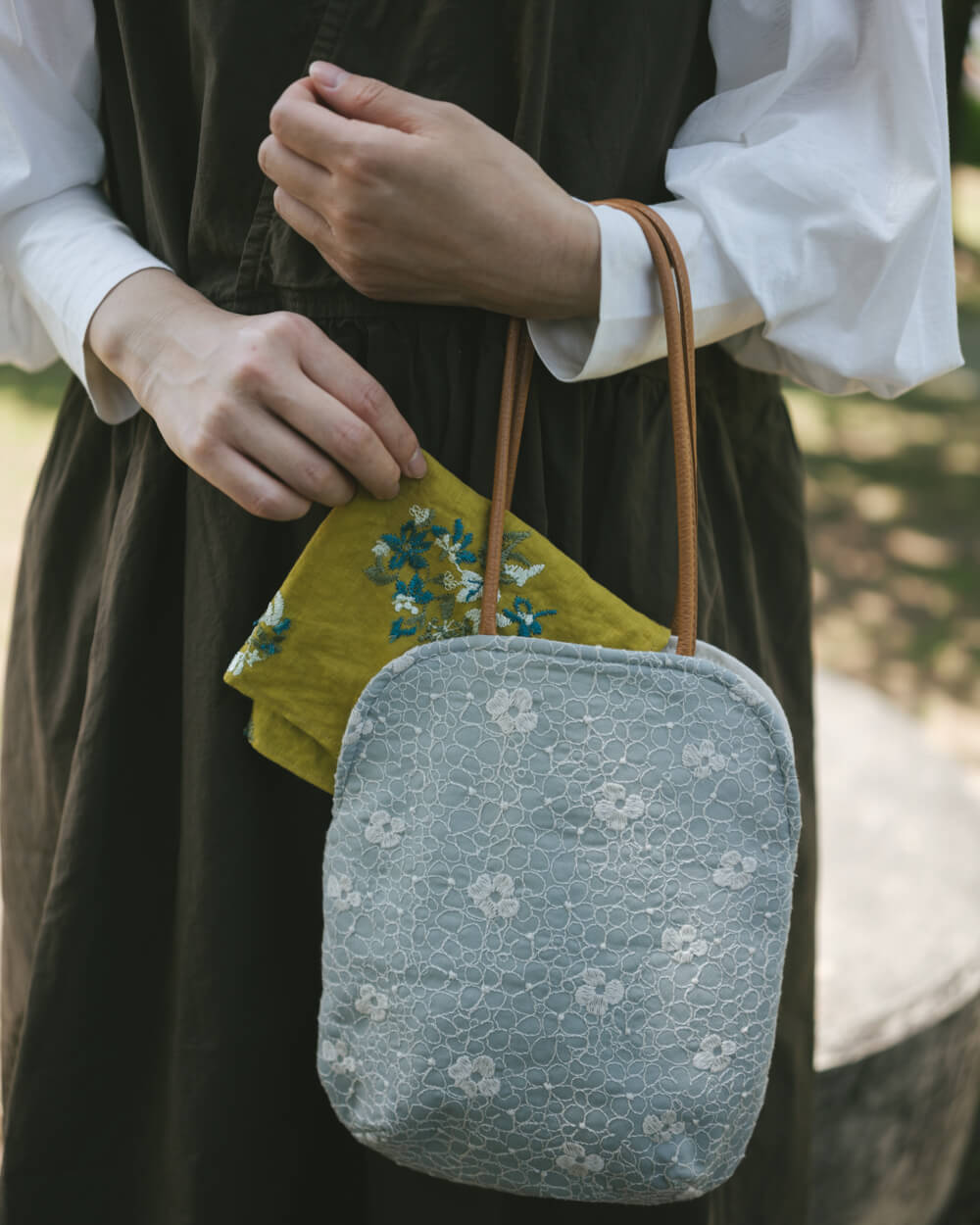 野小花 刺繍ハンカチ (NV)