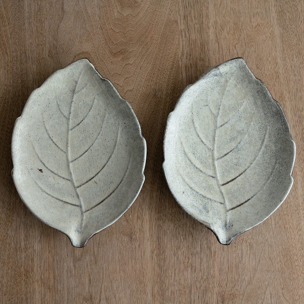 葉型皿 (大) 白釉