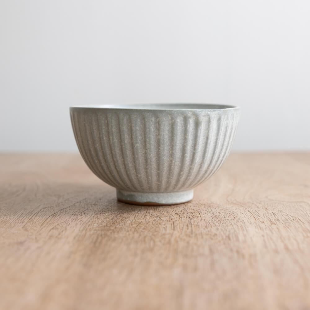しのぎ軽量茶碗 白