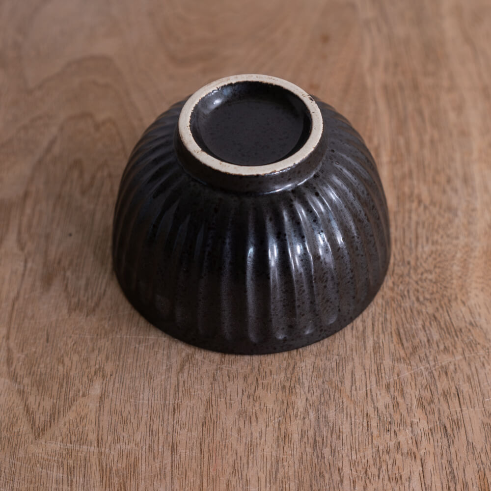 黒 しのぎ茶碗