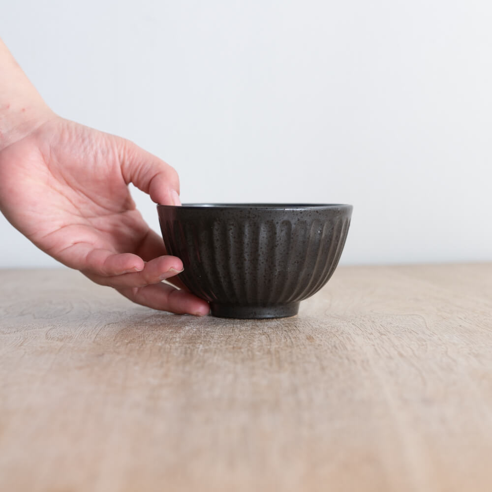 黒 しのぎ茶碗