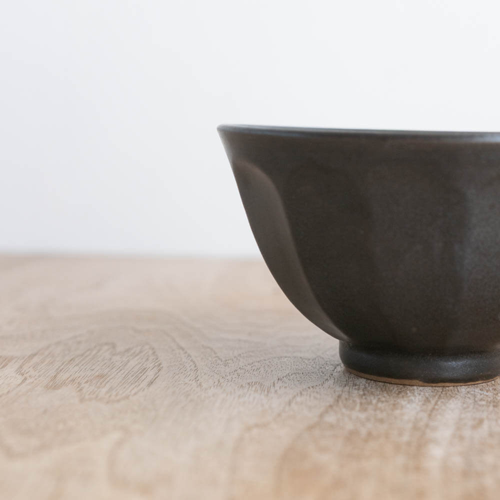 しのぎ 深型茶碗 黒