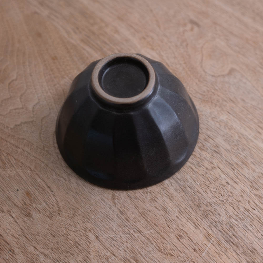 しのぎ 深型茶碗 黒