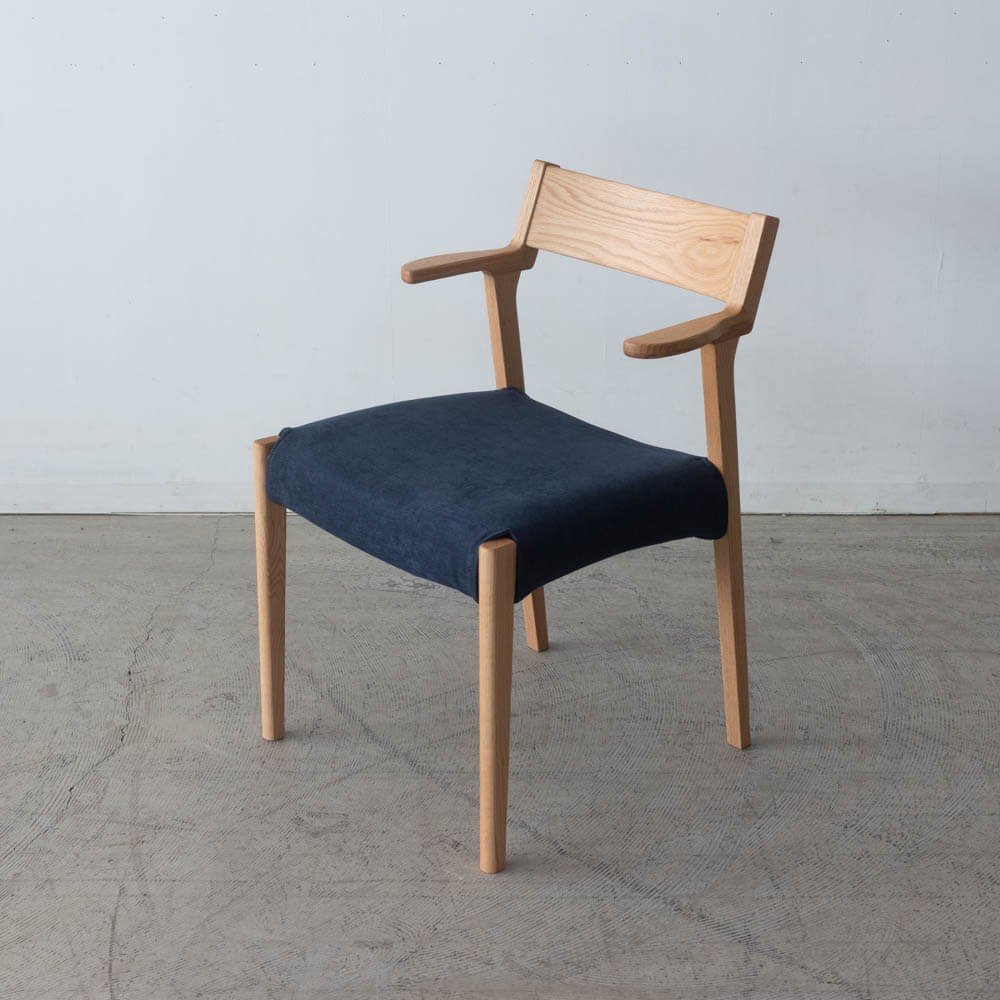 Primo 032 セミアームチェア OAK レッドオーク / ウレタン ST NA色