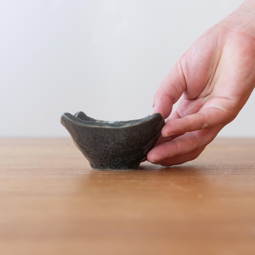 黒釉刷毛目 四角小鉢 (小)