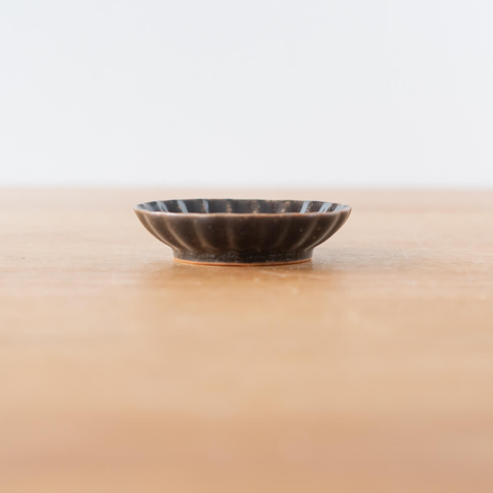 菊型薬味皿 茶