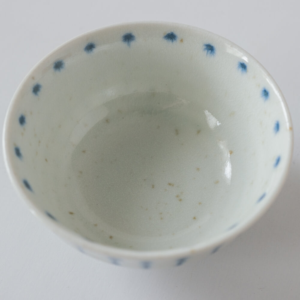 にじみ十草 反茶碗