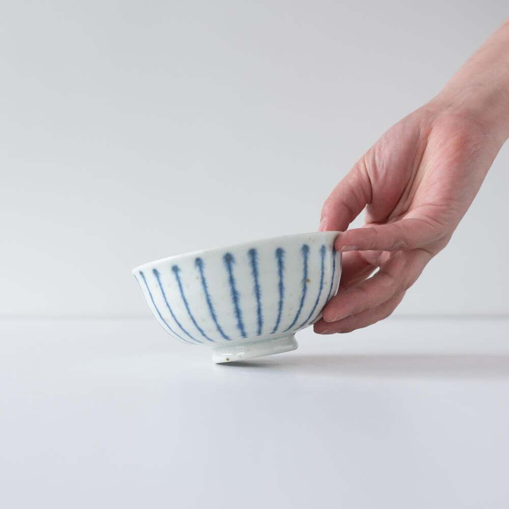 にじみ十草 反茶碗