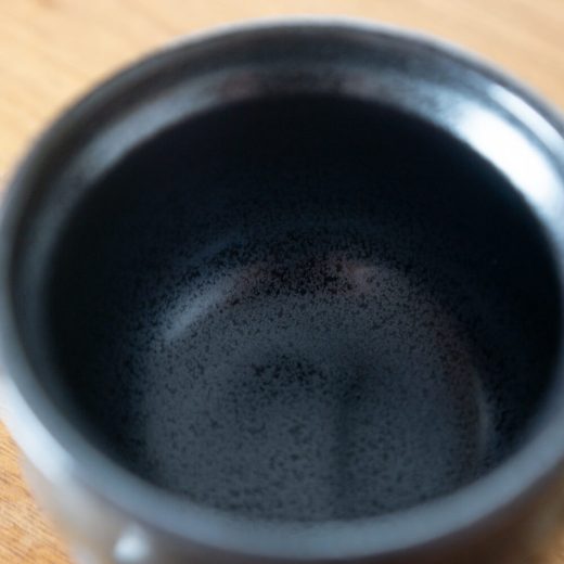 【WEB限定】黒釉白流し8cm蓋付き壺 -器市-