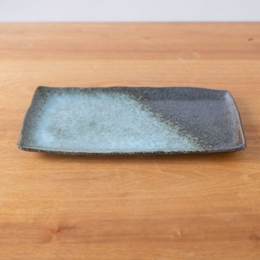 【WEB限定】黒釉青吹ベタハマ ホッケ皿 -器市-