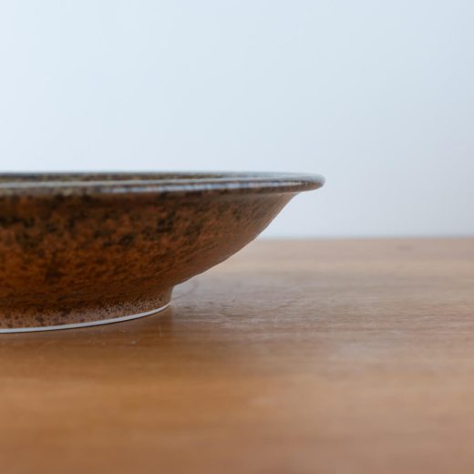 灰釉スリ目紋 円9.5盛皿