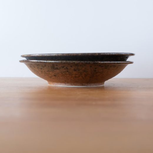 灰釉スリ目紋 円9.5盛皿