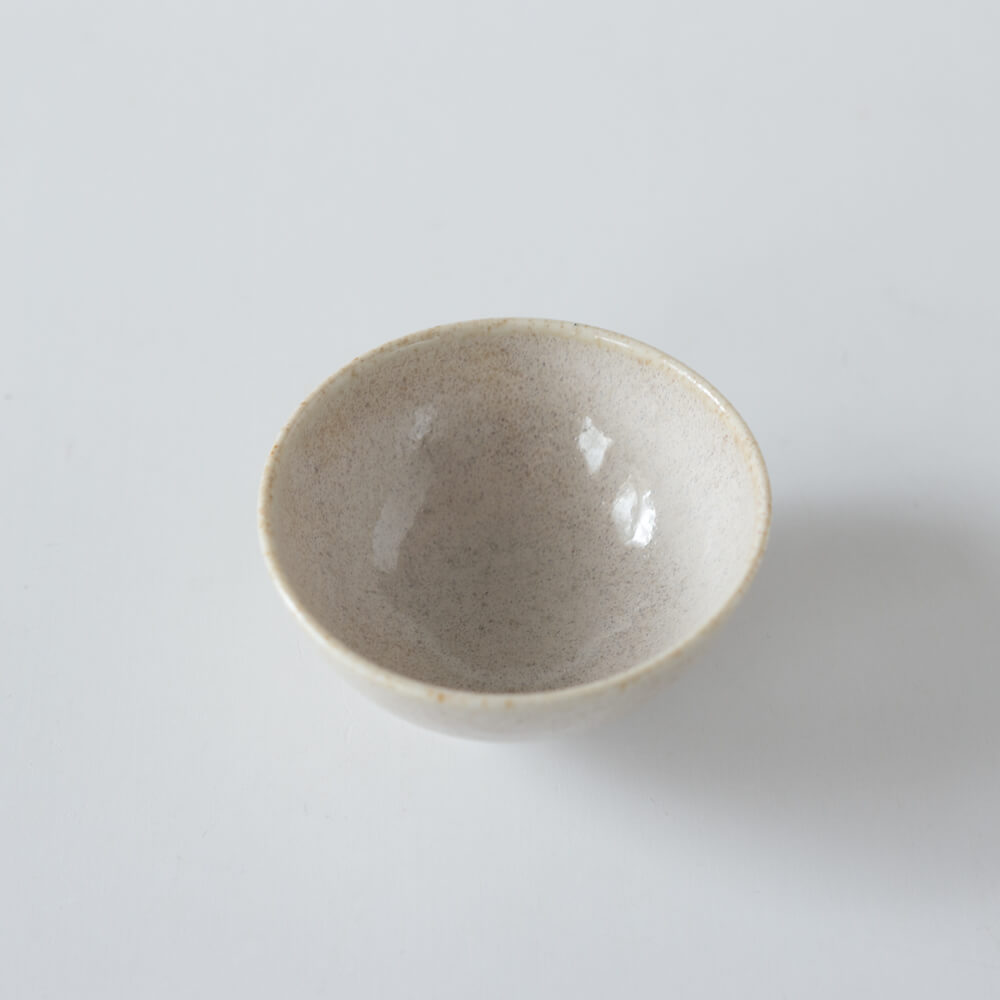カラーうのふ 白 軽々中平碗