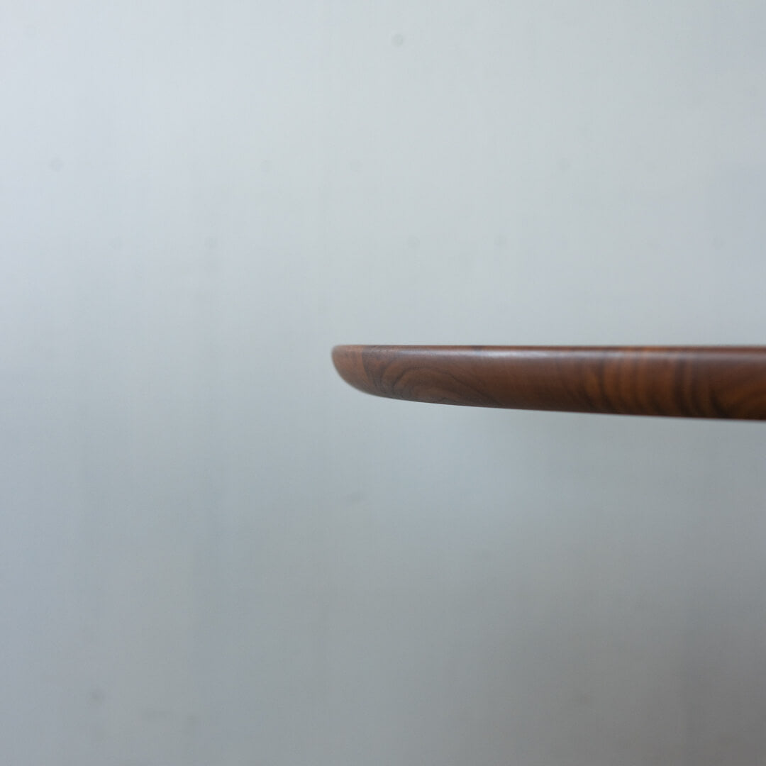 【現品SALE・脚部廃番】DT627 ラウンドダイニングテーブル φ120 ウォールナット材 / WN色・船底面|ナガノインテリア