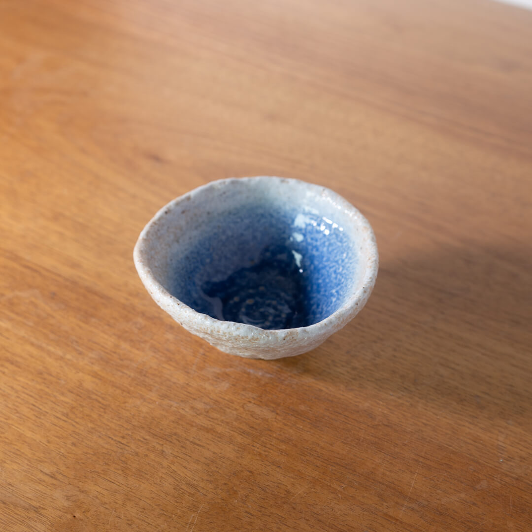 【WEB限定】なぶり三角小鉢 錆ブルー -器市-