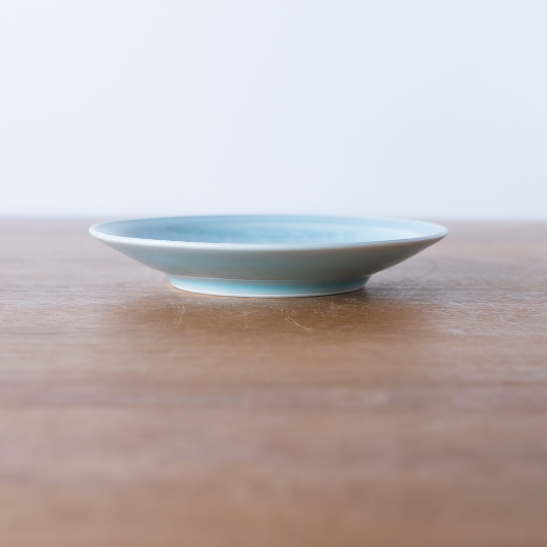 【WEB限定】青磁丸皿 彫り華唐草 -器市-