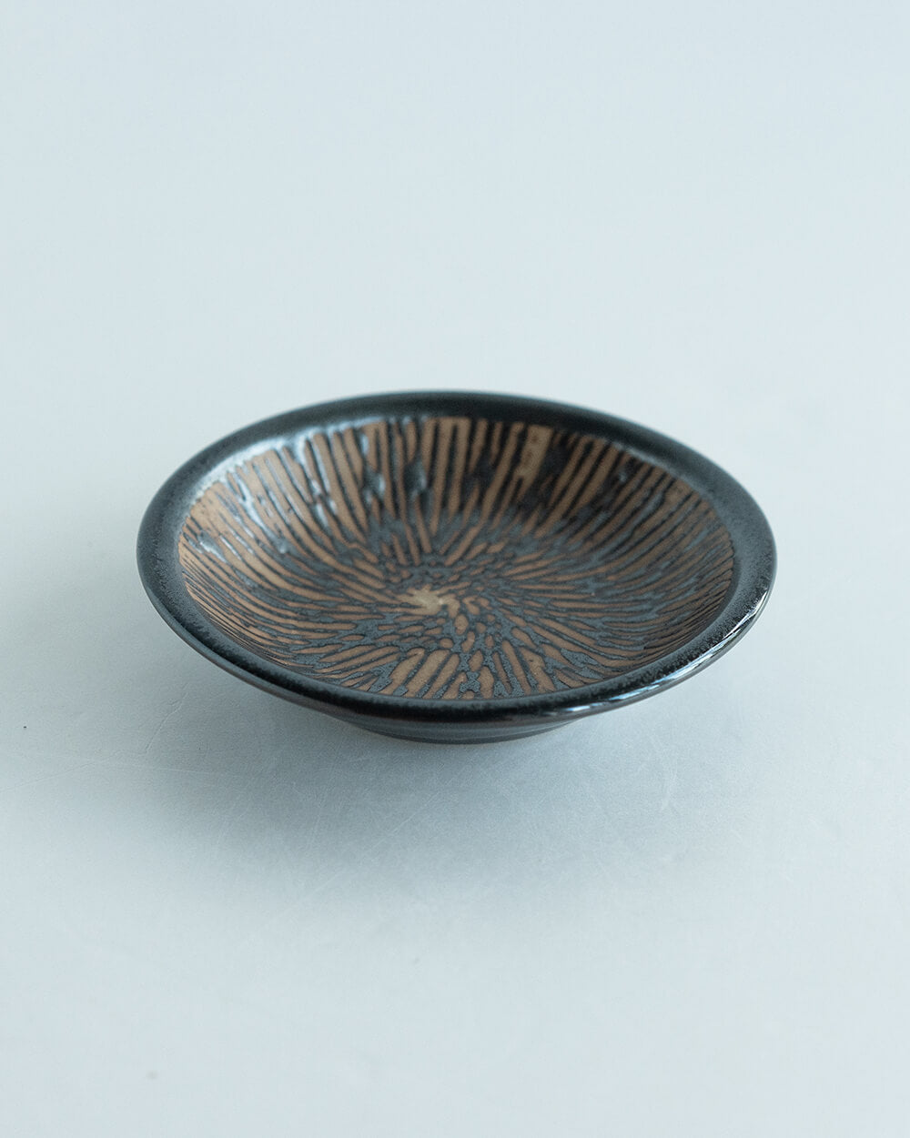 鉄結晶 型入2.5皿