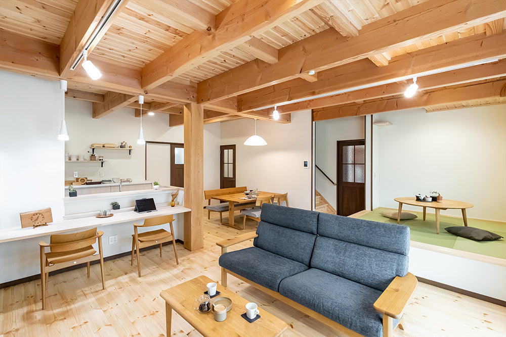 木に囲まれた癒しの和モダン住宅｜自然素材を活かしたインテリアコーディネート