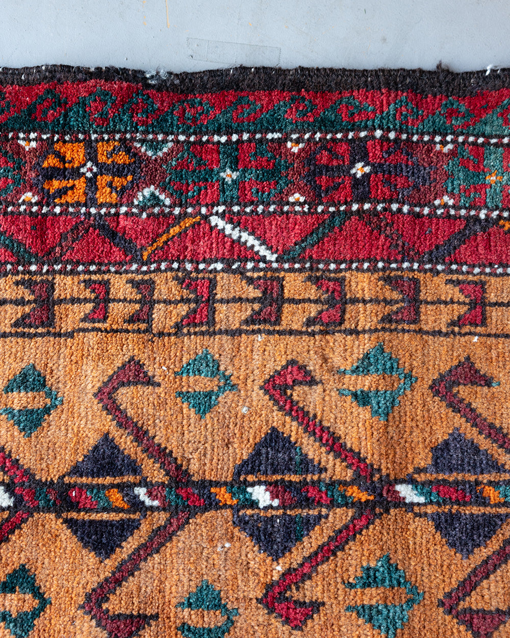 トライバルラグ  95×85cm 【GR/RED/OR】