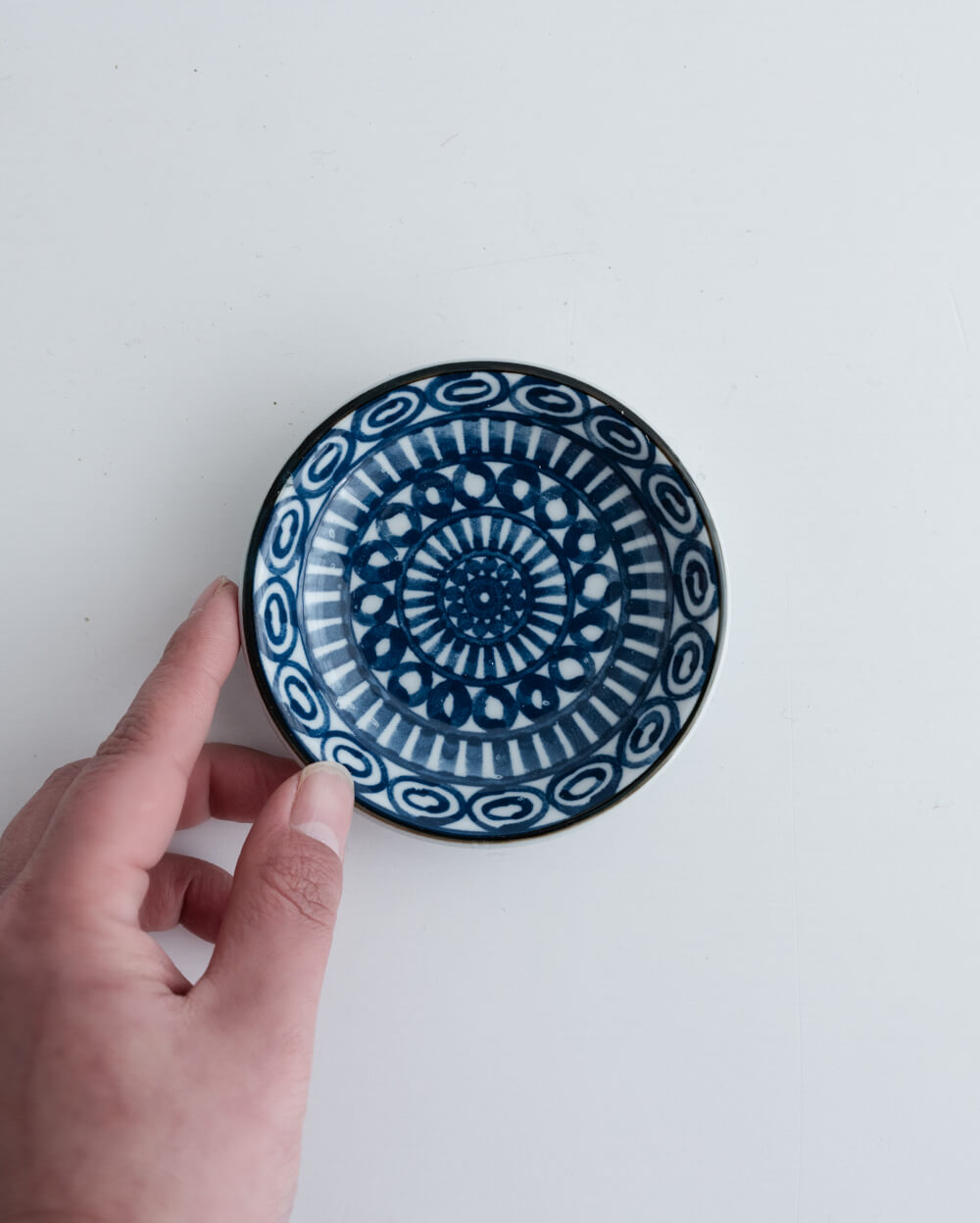 染付3寸皿 藍円十草