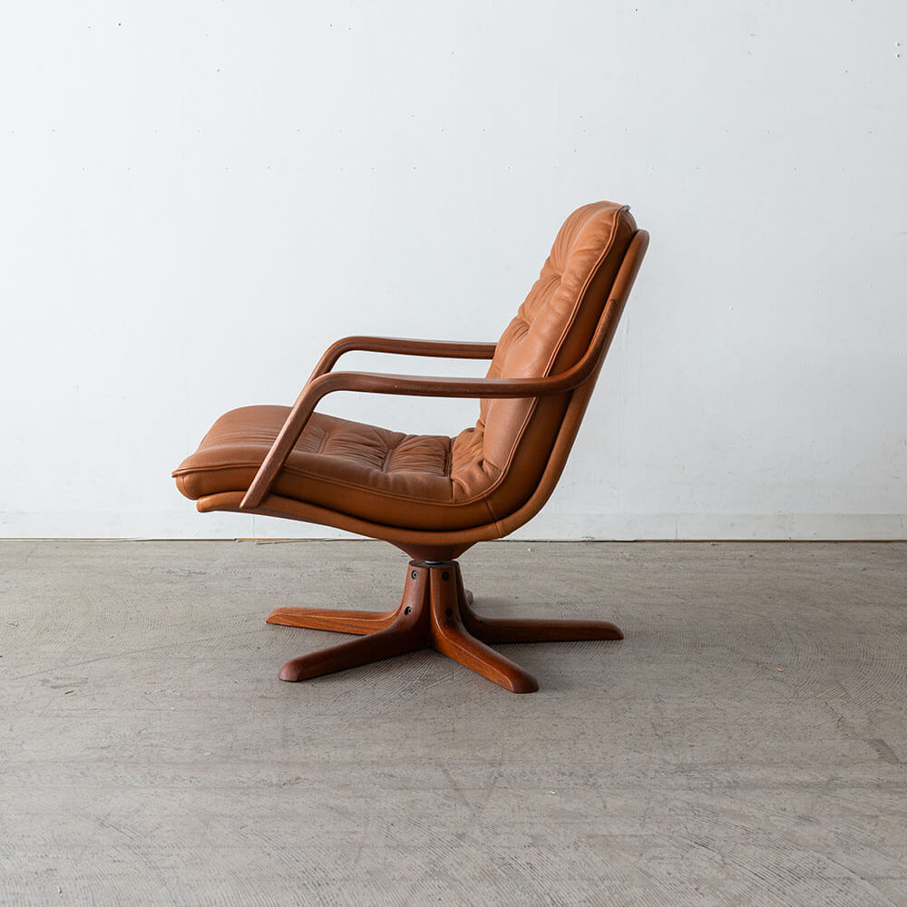 ［アップサイクル品］ BERG FURNITURE 1Pソファ 本革 A