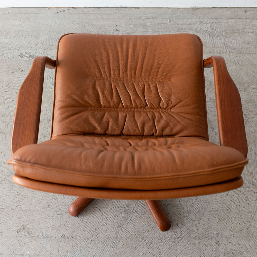 ［アップサイクル品］ BERG FURNITURE 1Pソファ 本革 A