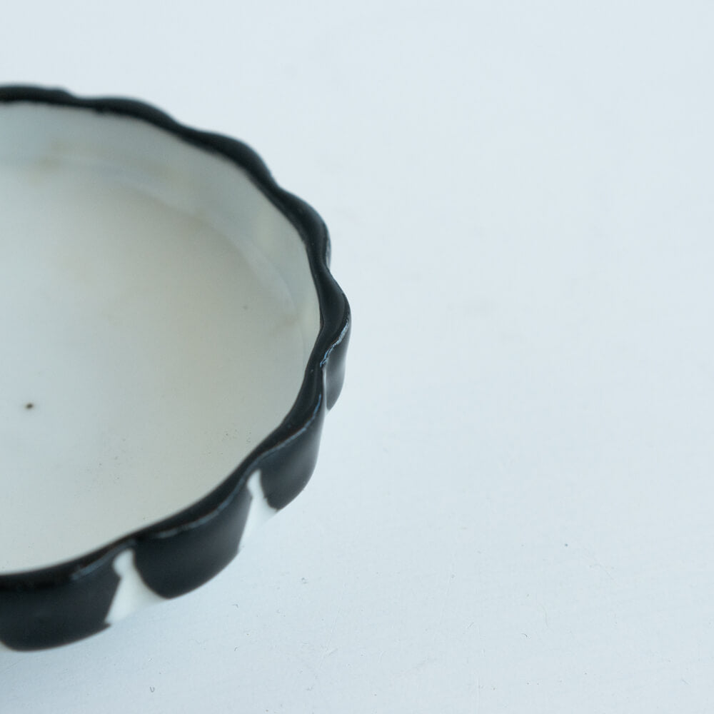黒釉山十草 菊型珍味
