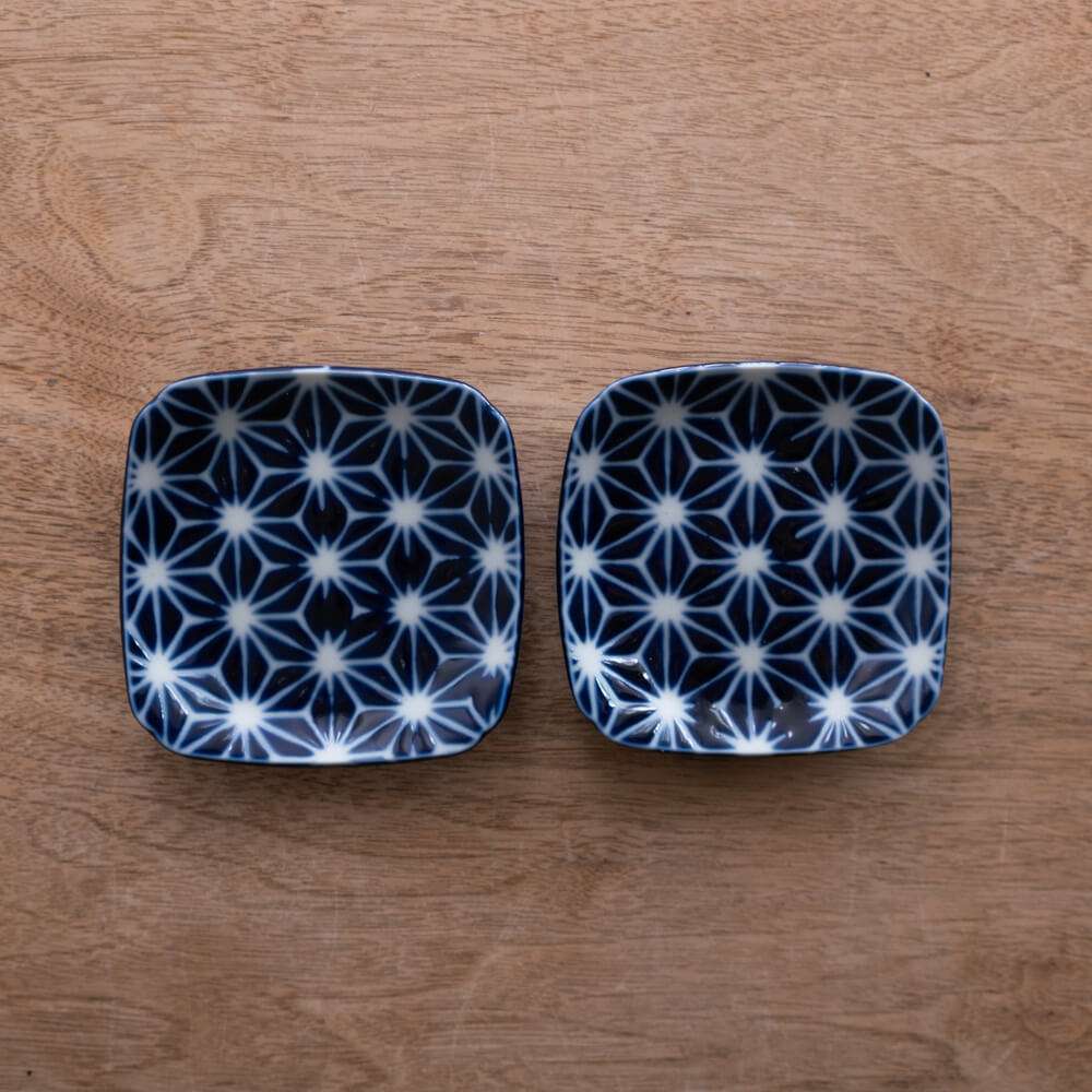 瑠璃小紋 四角3.5皿 (麻の葉)