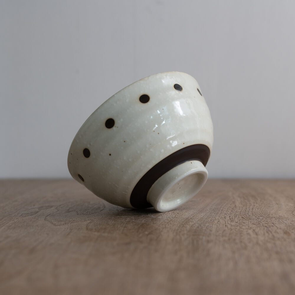 粉引ドット茶碗