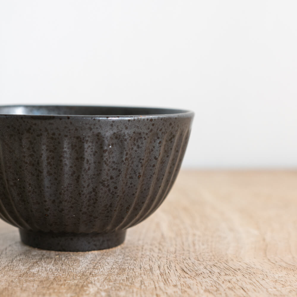 黒 しのぎ茶碗