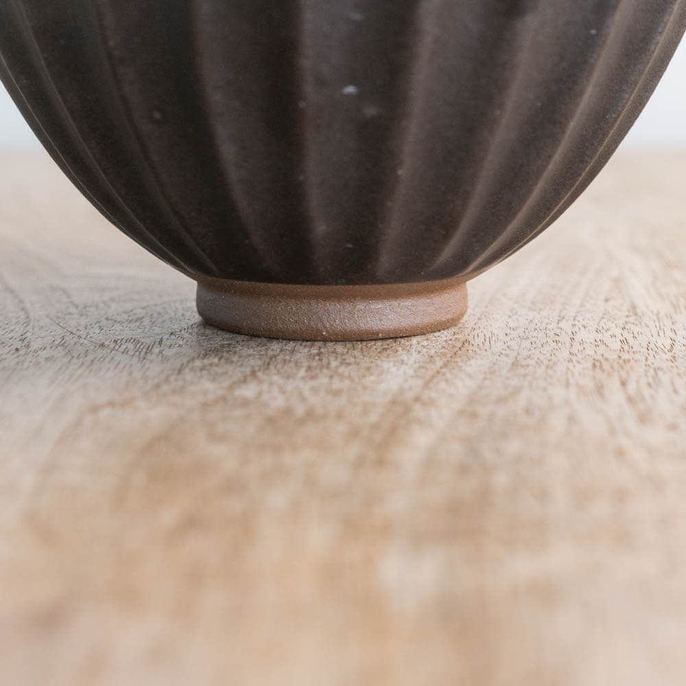 土物しのぎ茶碗 (大きめ) 黒