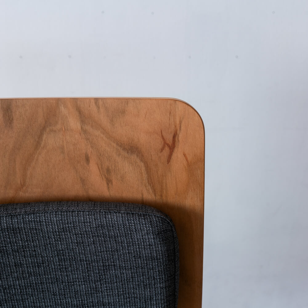 ワークチェア ST AND ARD ヤマザクラ / オイル仕上げ 張地 / T7423 墨