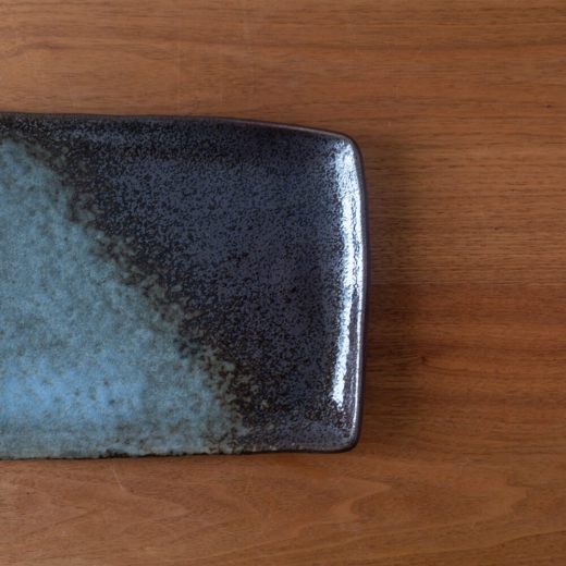 【WEB限定】黒釉青吹ベタハマ ホッケ皿 -器市-
