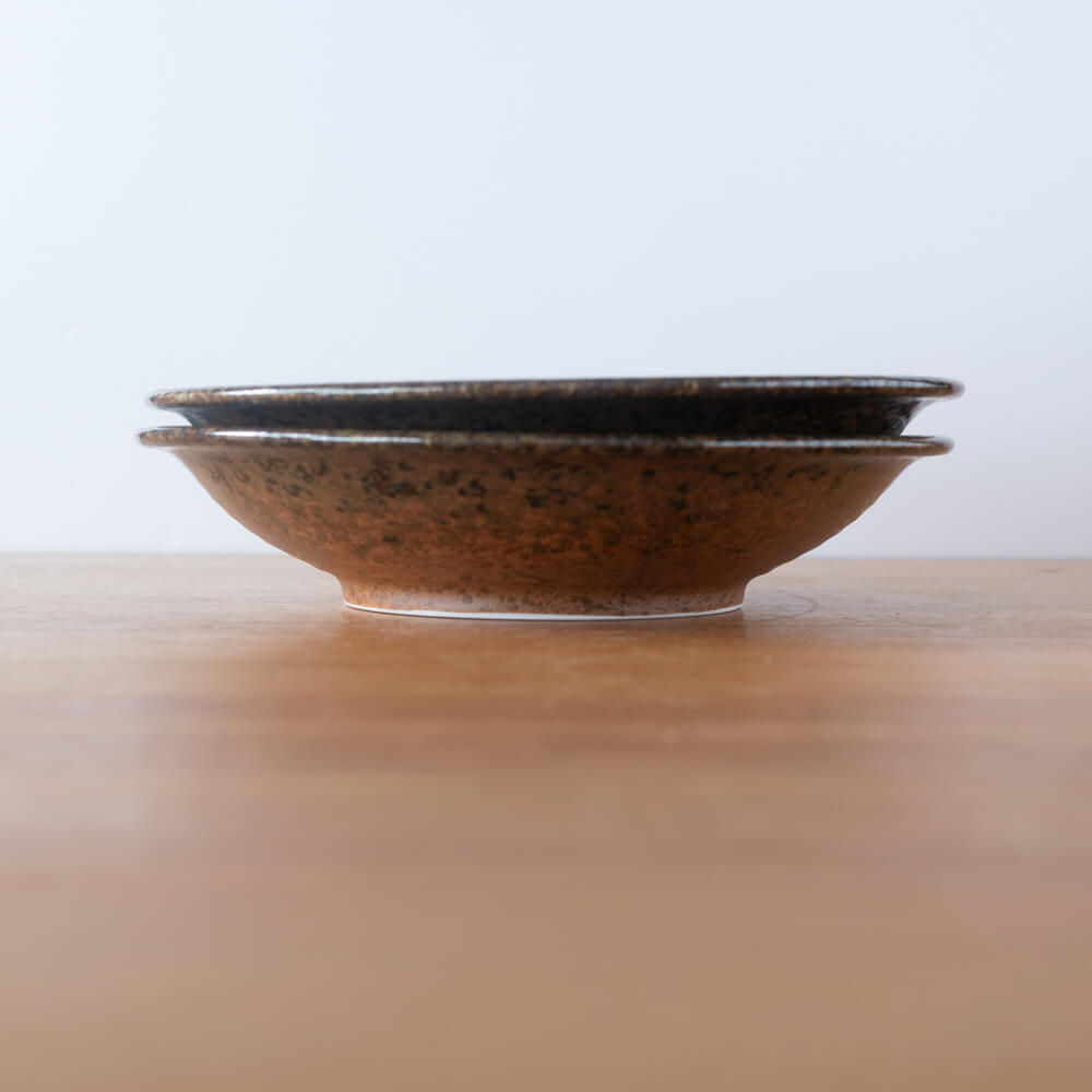 灰釉スリ目紋 円9.5盛皿