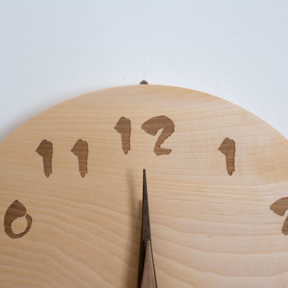 木の掛け時計 maru 260 栃 ②