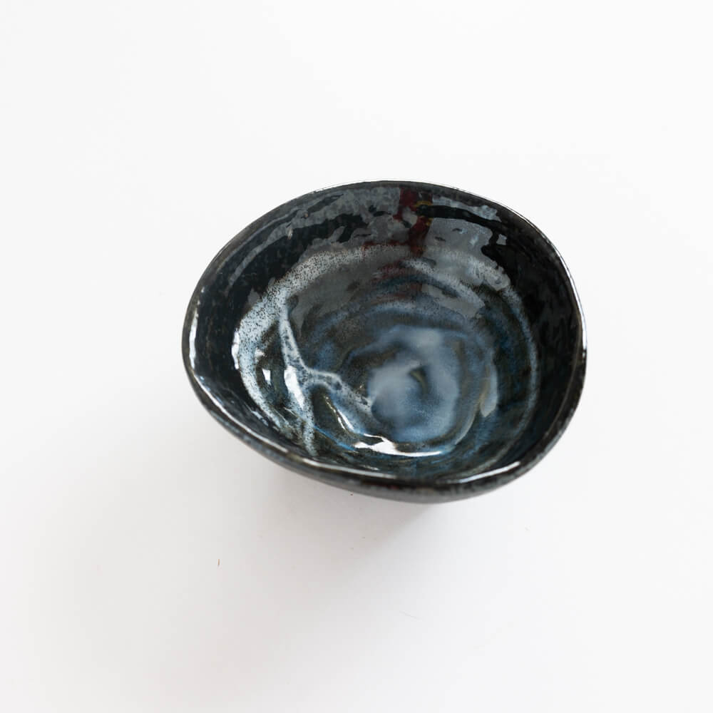 【WEB限定】黒釉刷毛目 三つ足5寸鉢 -器市-