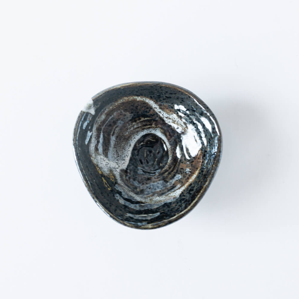 【WEB限定】黒釉刷毛目 三つ足4寸鉢 -器市-