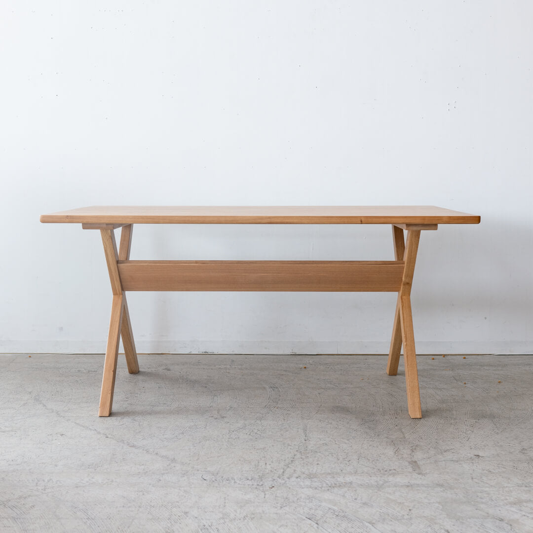 【現品SALE】ケイシー 135 ダイニングテーブル オーク材 / ウレタン塗装 幅135cm