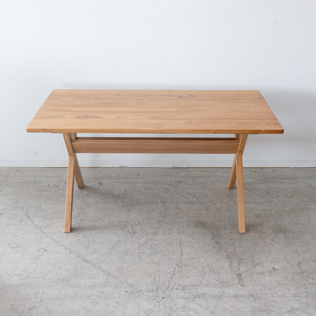 【現品SALE】ケイシー 135 ダイニングテーブル オーク材 / ウレタン塗装 幅135cm