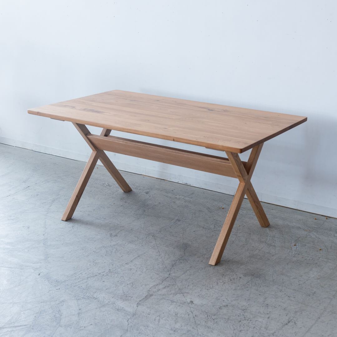 【現品SALE】ケイシー 135 ダイニングテーブル オーク材 / ウレタン塗装 幅135cm