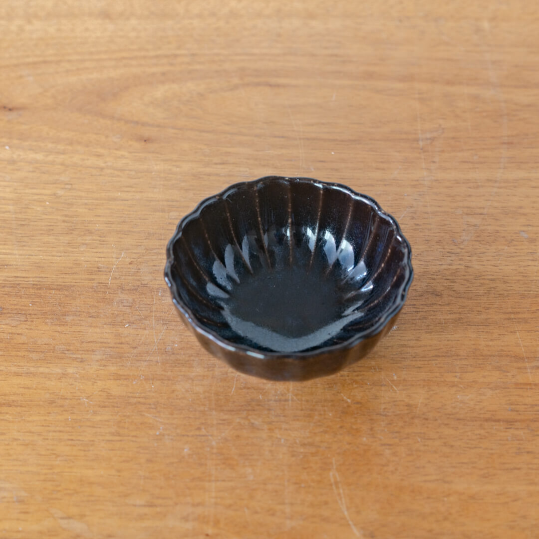 【WEB限定】しのぎ菊型小鉢 藍 -器市-