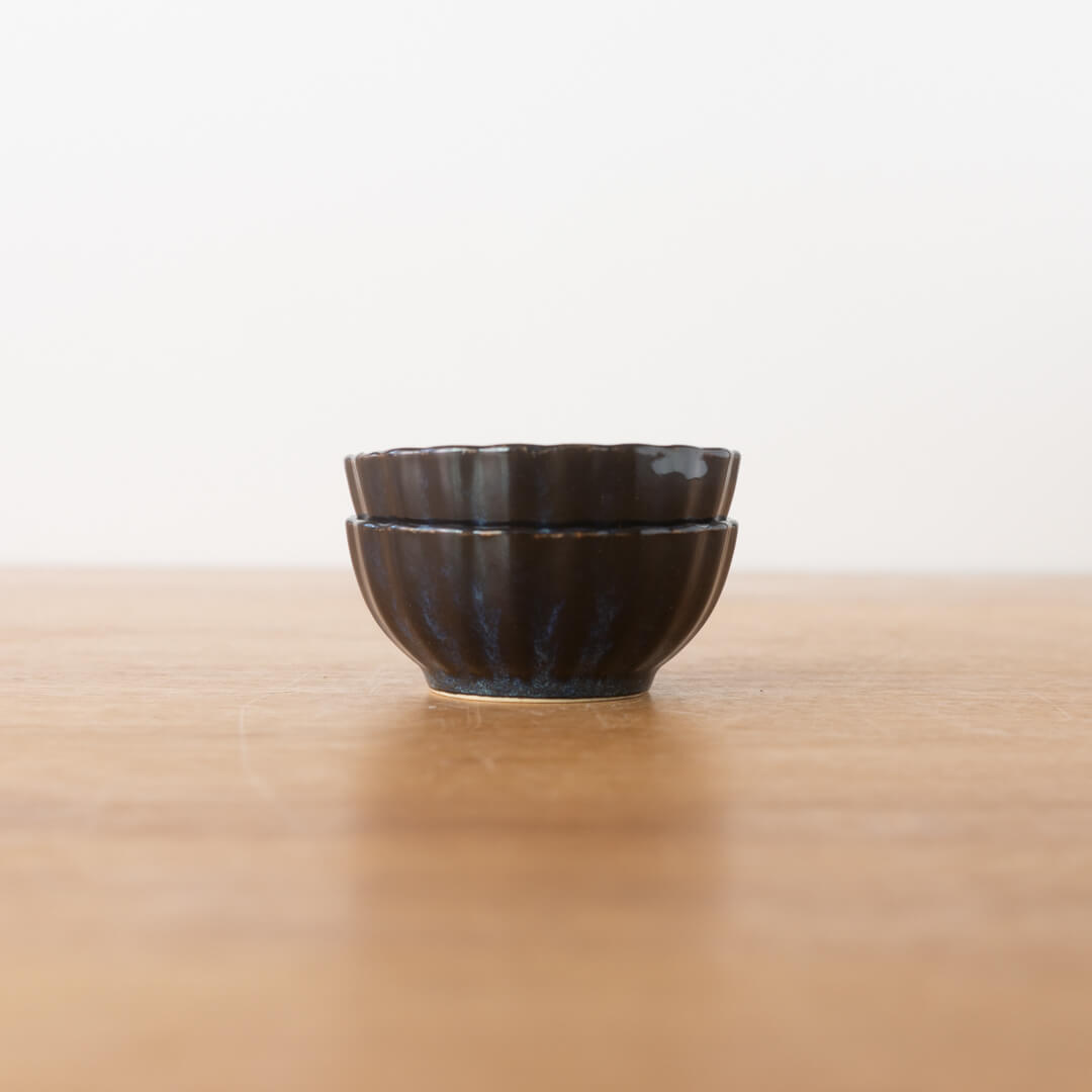【WEB限定】しのぎ菊型小鉢 藍 -器市-