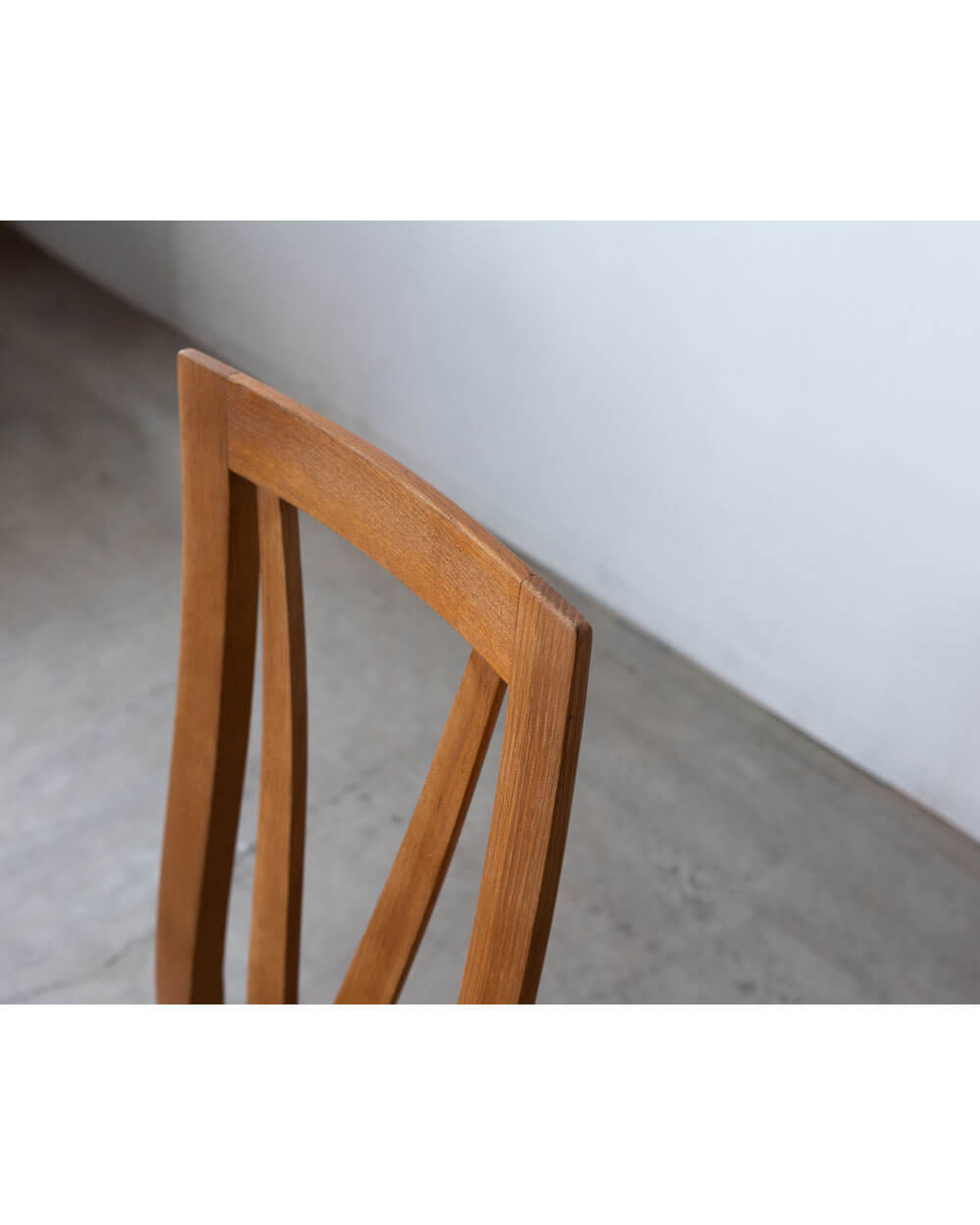 ［アップサイクル品］日進木工 ハイバックチェア ナラ材 / ウレタン塗装 WOC-136