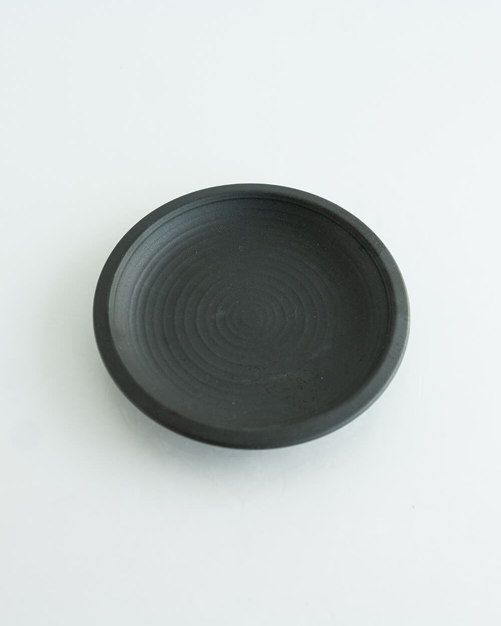 黒マット 括り手4寸皿