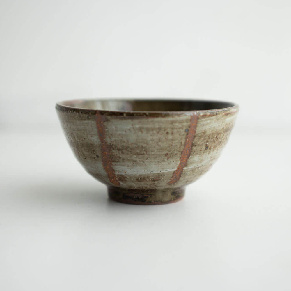 茶碗 粉引撥水十草
