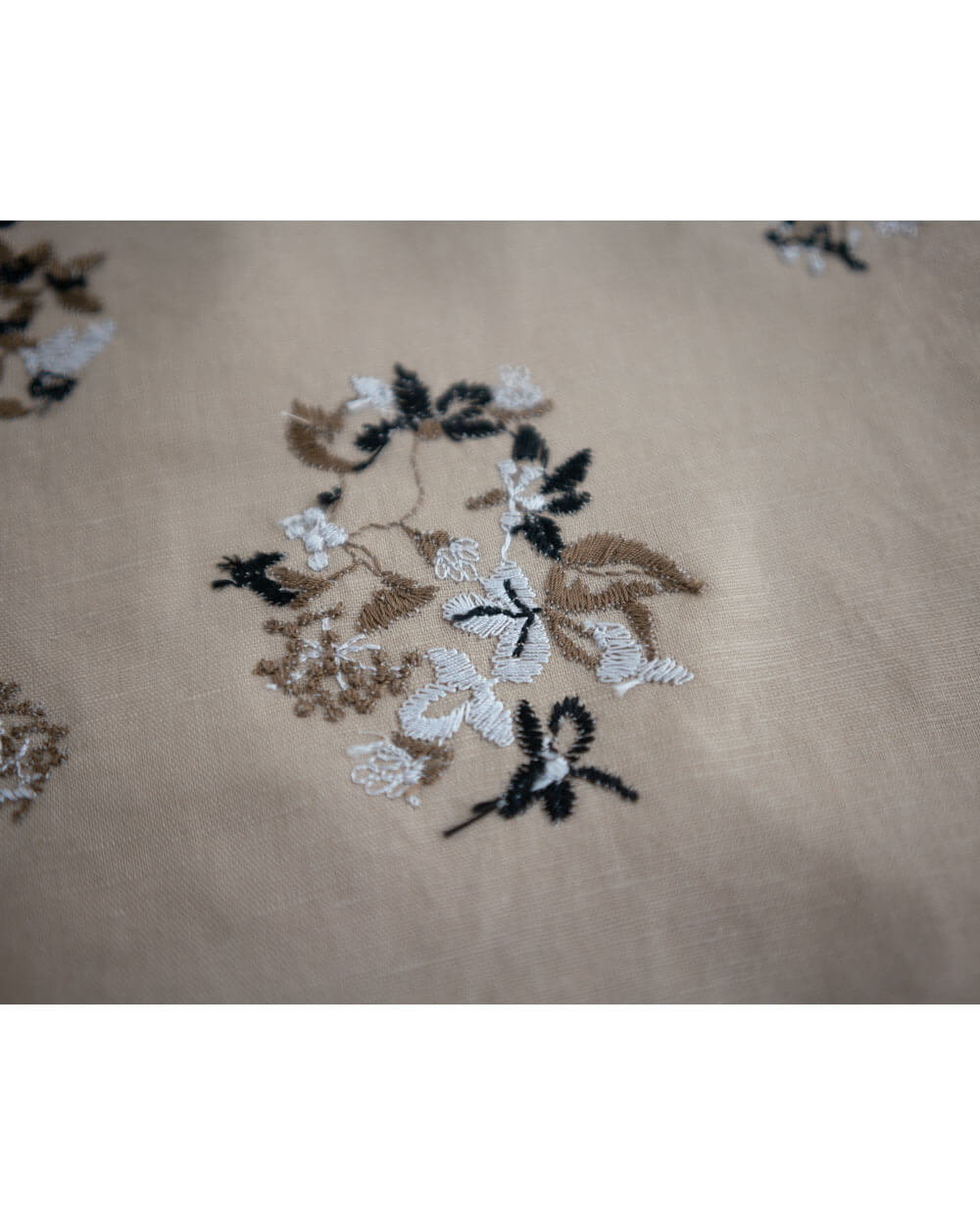 野小花 刺繍ハンカチ (BE)